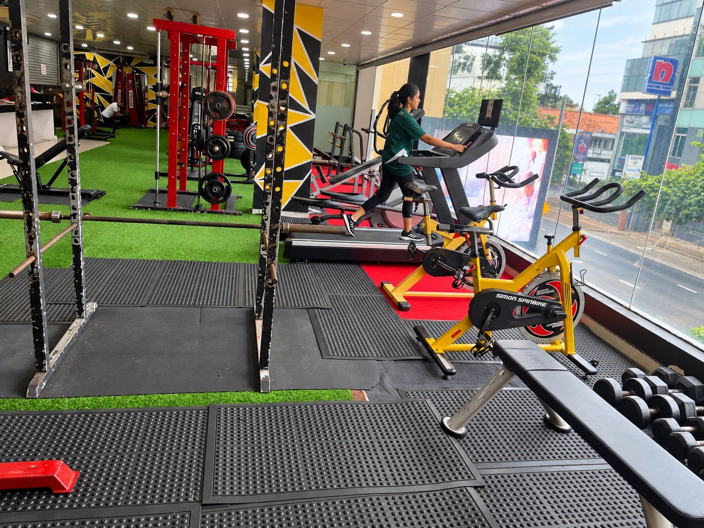 Colombo 04 gym equipment zone